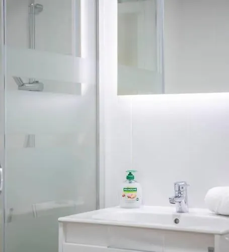 Lindo Estudio En El Centro By * Βίγκο