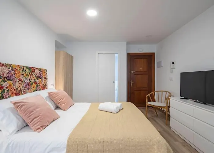 Lindo Estudio En El Centro By *